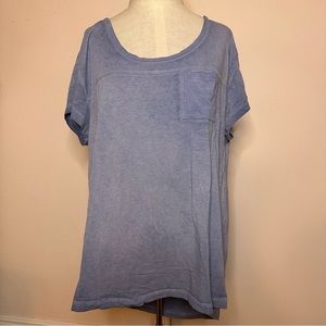Acid washed blue shirt with back cutout
